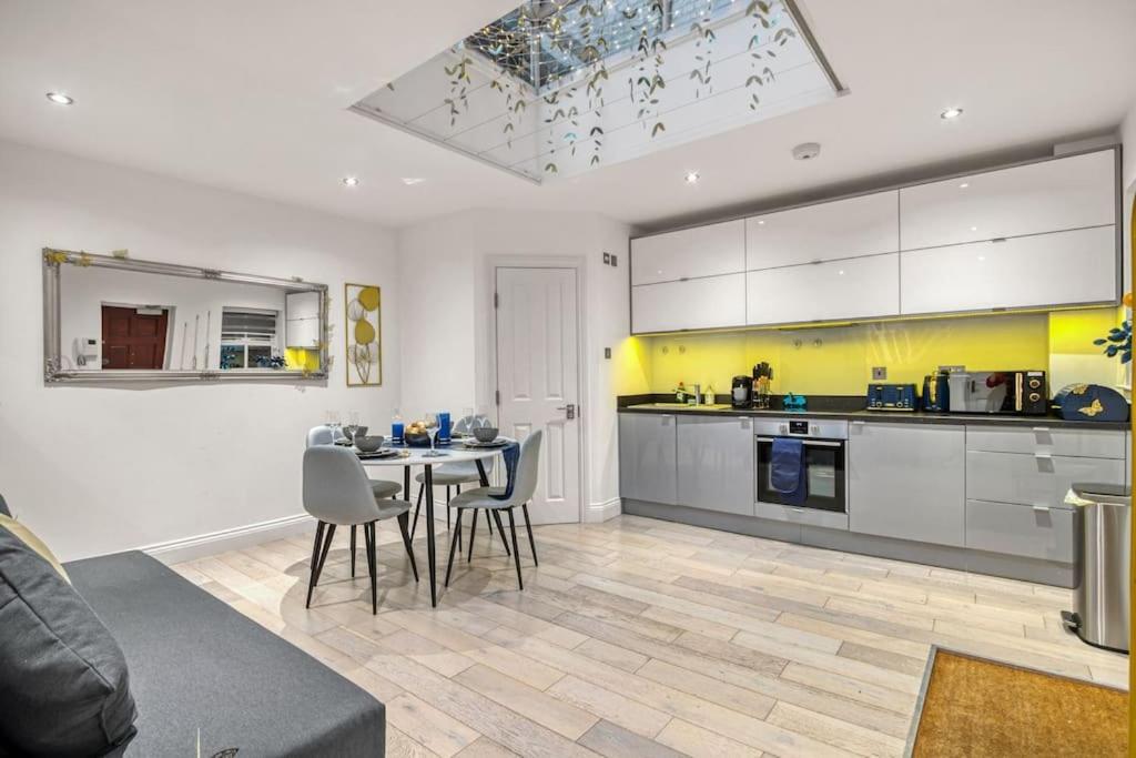 Luxury Oasis Apartment London Exterior photo